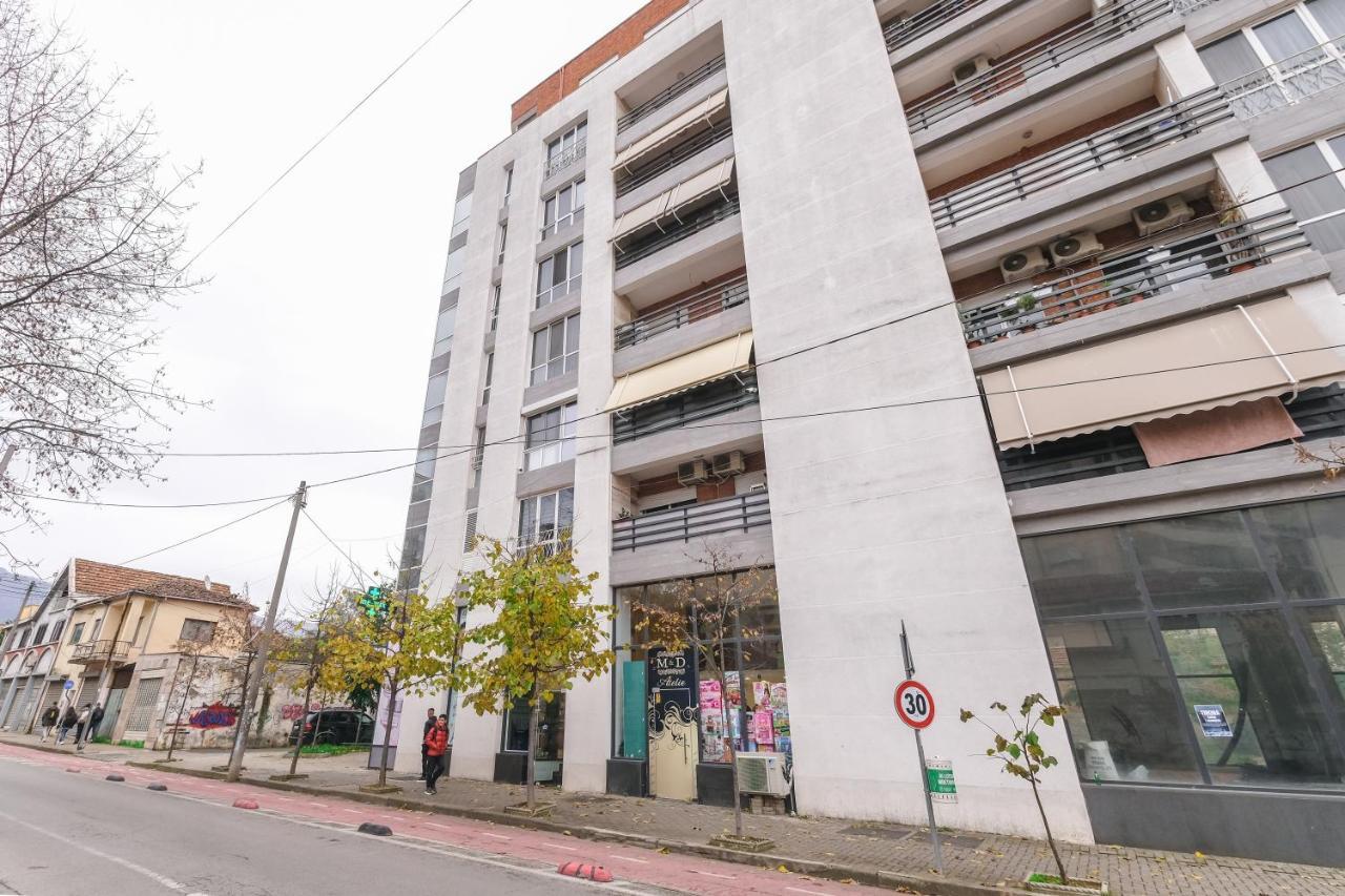 Two Steps Apartments Tirana Kültér fotó