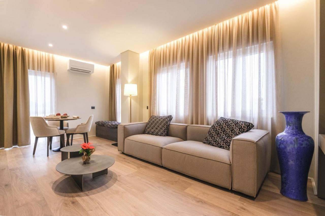 Two Steps Apartments Tirana Kültér fotó