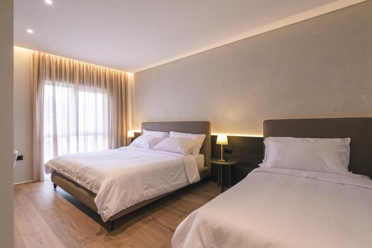 Two Steps Apartments Tirana Kültér fotó