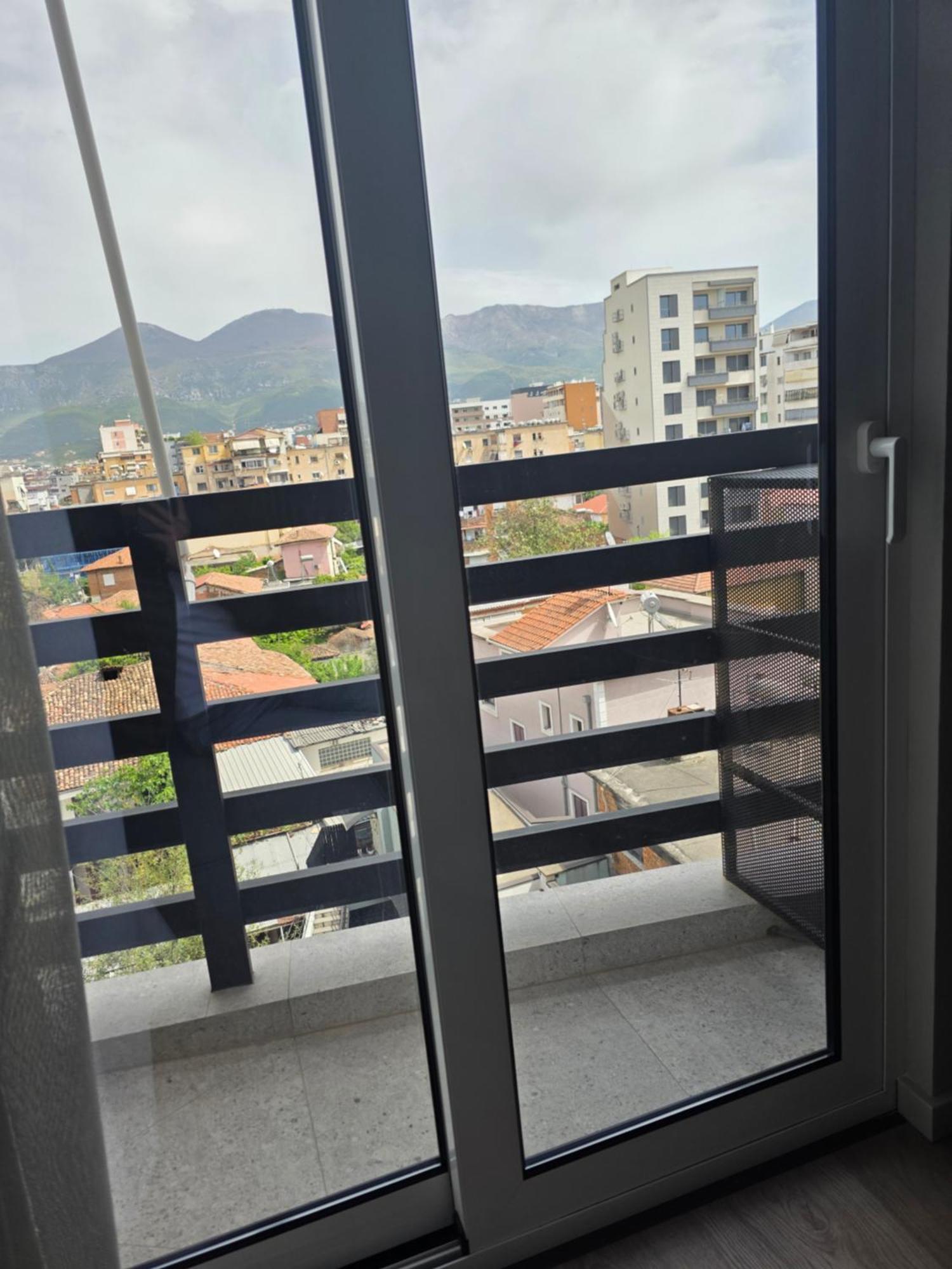 Two Steps Apartments Tirana Kültér fotó